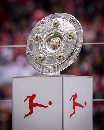 bundesliga-meisterschale-trophy.jpg