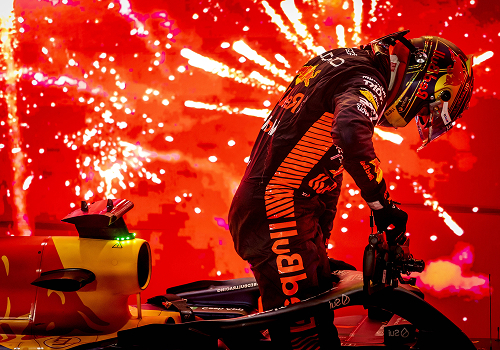 A powerful Formula 1 photograph with dramatic composition, illustrating the type of F1 images that work best for media coverage as explained by an IMAGO insider.