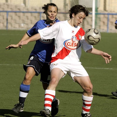 Archivfoto einer Spielszene aus einer frühen Saison der spanischen Frauenfußball-Liga